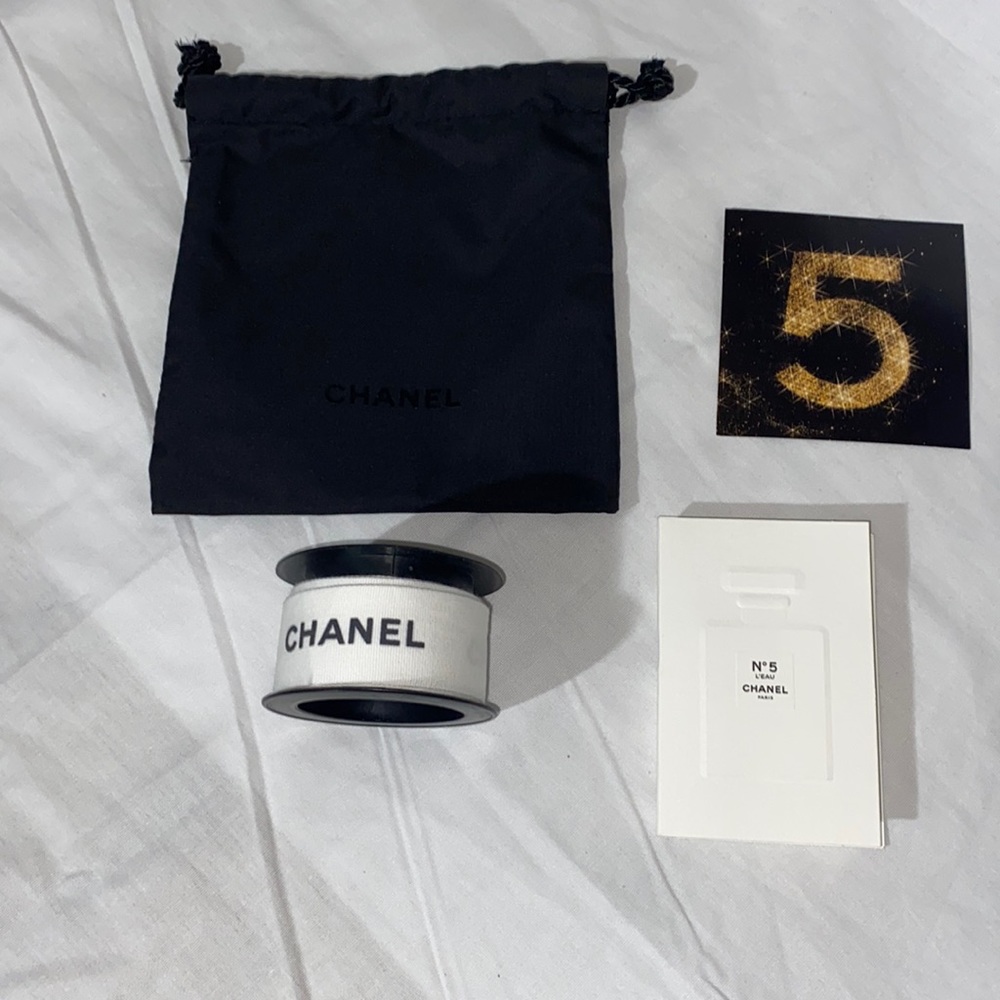 Chanel No. 5 GIFT RIBBON and accessories Set